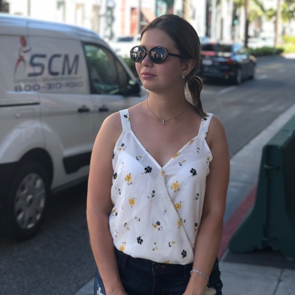 Top - Picture 3 of 4